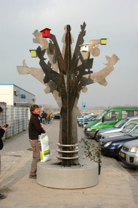 Plaatsen Ontmoetingsboom door de "Groene Vingers"